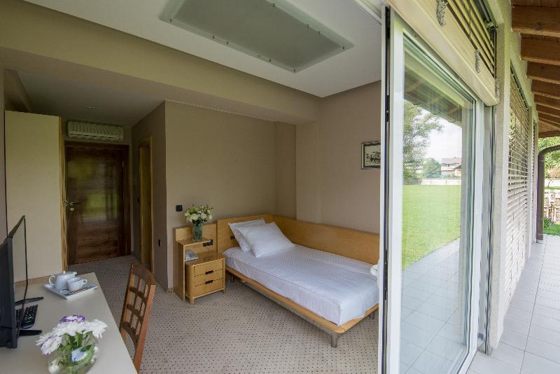 Hotel By Gastroid Ilidža エクステリア 写真